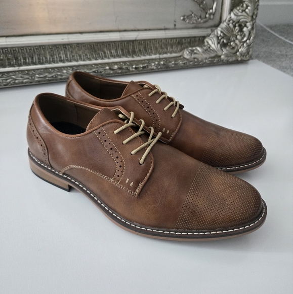 Madden Men's Alk Oxford Dress Shoes. Cognac. Size 8.5. New.Men's Madden Perfora - Picture 1 of 7